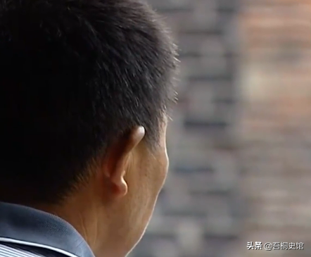 湖南養女高考金榜題名，卻與富豪爸爸相認，貧窮養父忍痛讓其抉擇