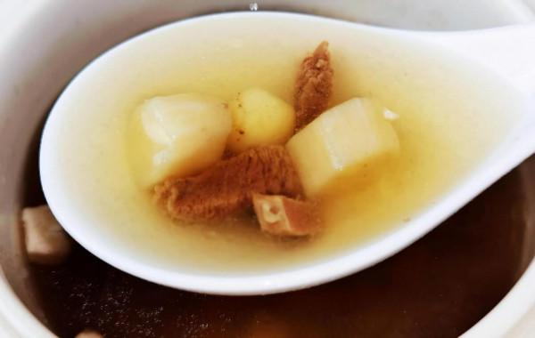 小兒四神湯,一年四季都可以喝,孩子瘦小不愛吃飯可以多喝這道湯 小兒四神湯,一年四季都可以喝,孩子瘦小不愛吃飯可以多喝這道湯