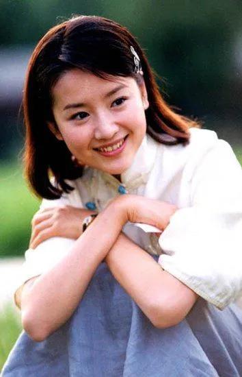 只有看了年輕時候的董潔，才知道她的顏值為什麼不輸劉亦菲