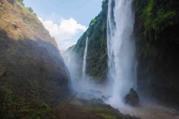 貴州不可多得的人間淨土,千泉歸壑,石奇瀑布更奇,遊客少消費低 貴州不可多得的人間淨土,千泉歸壑,石奇瀑布更奇,遊客少消費低