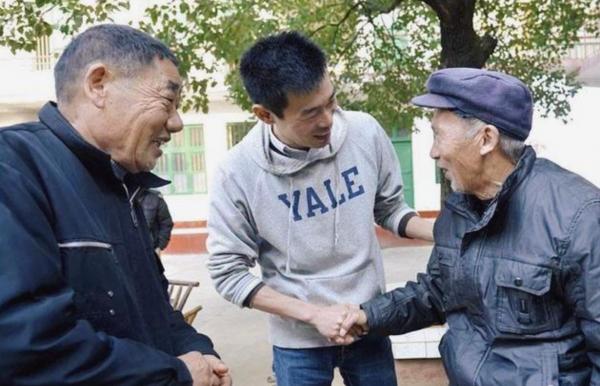 耶魯畢業後拒絕百萬年薪，回國拿1450工資的秦玥飛，後來怎樣了？