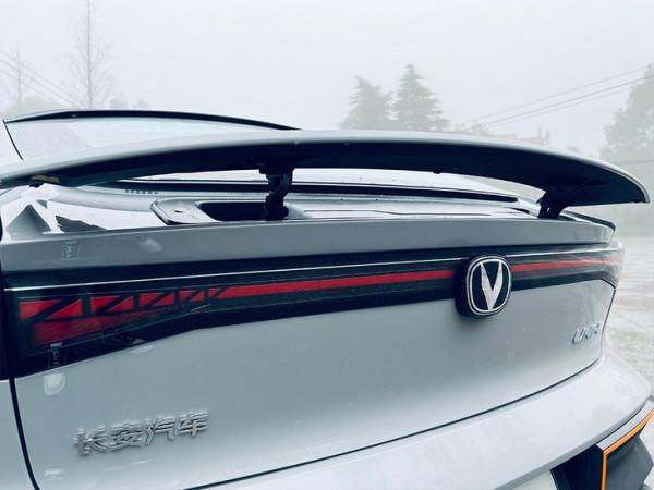 電動尾翼/閥門排氣/彈射起步全部到位 首試全新長安UNI-V