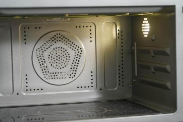 廚面式微蒸烤箱的無死角對比評測：宜盾普星鮮廚VS東芝水波爐