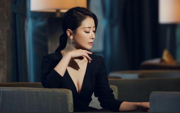 “另類女神”陳紫函:41歲嫁小9歲老公,46歲無子,至今不溫不火 “另類女神”陳紫函:41歲嫁小9歲老公,46歲無子,至今不溫不火