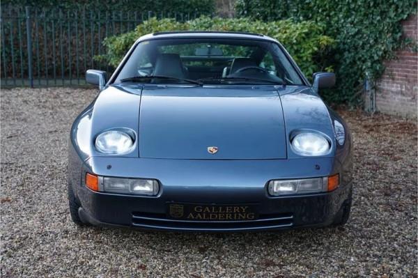 賓士公司曾擁有的保時捷跑車！1989年的精美保時捷928 S4