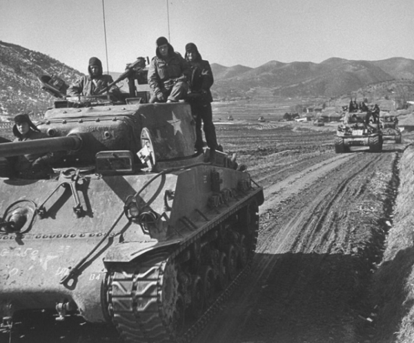 名字被載入美軍軍史，毛主席破格提拔他，韓先楚究竟有多大作為