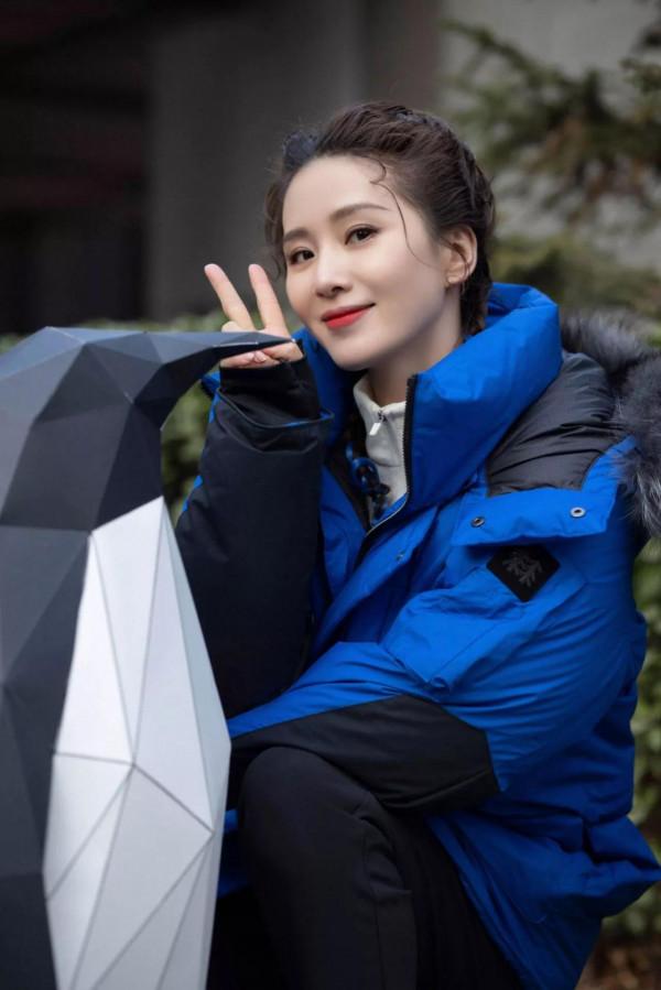 劉詩詩冰雪世界的一天,嘟嘟嘴好可愛 劉詩詩冰雪世界的一天,嘟嘟嘴好可愛