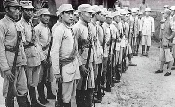 八路軍這個編外團的團長，兩個月後竟然和三大傳奇師長平起平坐