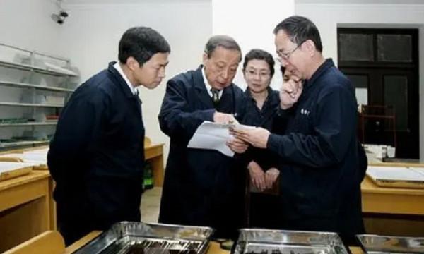 2008年，清華大學破譯戰國竹簡，揭開了甲骨文百年謎團