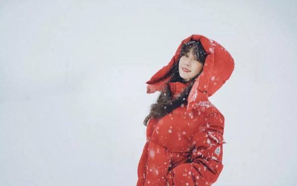 44歲田海蓉曬度假照,穿12800羽絨服很少女,手帶2枚大鑽戒超搶鏡 44歲田海蓉曬度假照,穿12800羽絨服很少女,手帶2枚大鑽戒超搶鏡