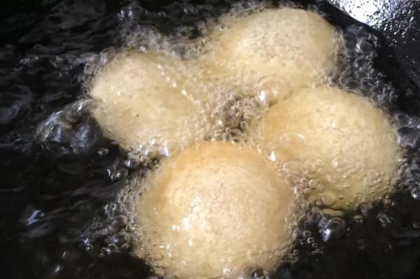 大年初六，老習俗要吃油炸糕，教你傳統做法，好做好吃，外酥裡糯