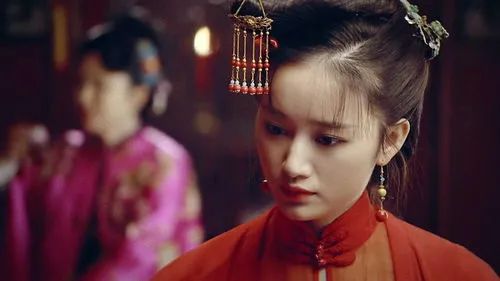 現代裝一般古裝卻美出天際，這些女星個頂個的好看，可就是紅不了