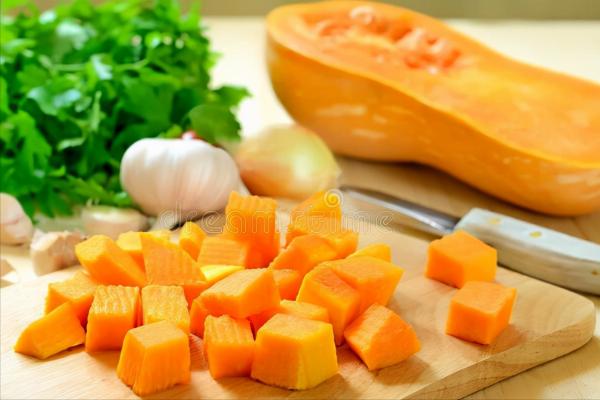 切開的南瓜如何儲存?老師傅教的方法確實不錯,放半個月還新鮮 切開的南瓜如何儲存?老師傅教的方法確實不錯,放半個月還新鮮