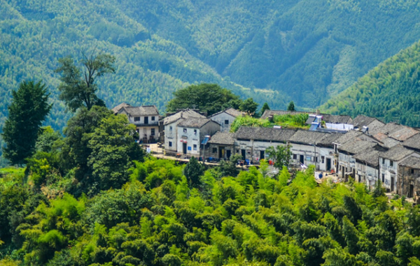 這些“雲端上”的古村落,正過著神仙般的日子,沿途就像走在畫裡 這些“雲端上”的古村落,正過著神仙般的日子,沿途就像走在畫裡
