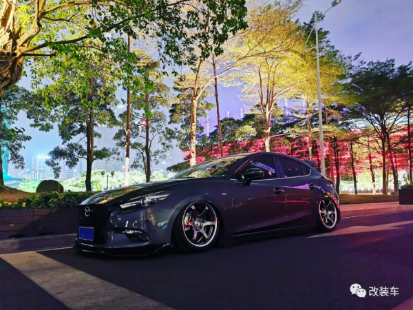 姿態風兩廂馬自達昂克賽拉，趴在地上的&quot&semi;鋼炮&quot&semi;也能很帥