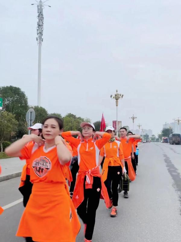 晨跑十五年的大女生,用堅韌不拔展現了她的逆生長… 晨跑十五年的大女生,用堅韌不拔展現了她的逆生長…