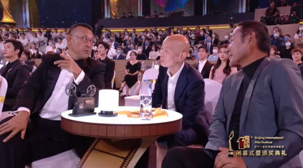 北影節閉幕紅毯:關曉彤難得美一回,馬伊琍變水嫩,段奕宏老來俏 北影節閉幕紅毯:關曉彤難得美一回,馬伊琍變水嫩,段奕宏老來俏