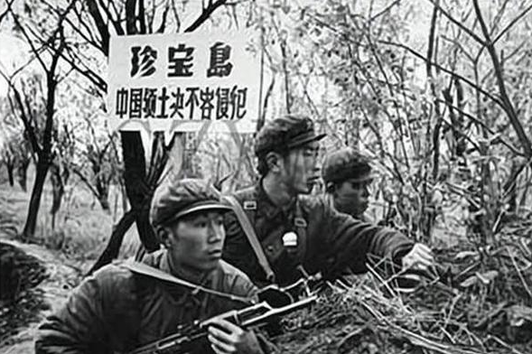 他是從馬伕成長起來的司令,授大校銜,繪製萬龍書法獲吉尼斯紀錄 他是從馬伕成長起來的司令,授大校銜,繪製萬龍書法獲吉尼斯紀錄