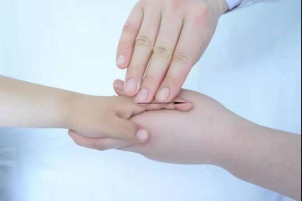 小兒便秘，推拿有妙招，今天于娟教授帶您學習如何緩解小兒便秘