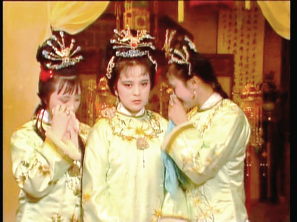 賈元春的象徵為什麼是石榴花？一個浮華、嬌豔、獻媚的悲劇人生