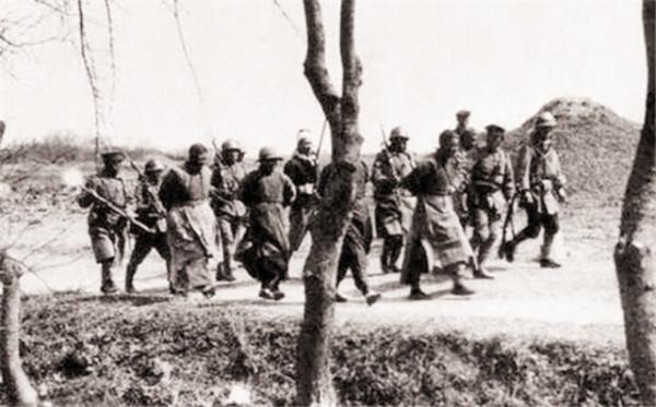 幫日軍挖護路溝?鬼子驗收挑大拇指,幾天後就明白上了八路軍的當 幫日軍挖護路溝?鬼子驗收挑大拇指,幾天後就明白上了八路軍的當