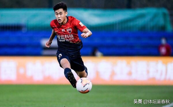 國足歸化計劃恐將生變：卡爾德克歸化或被叫停，戴偉浚仍未來可期