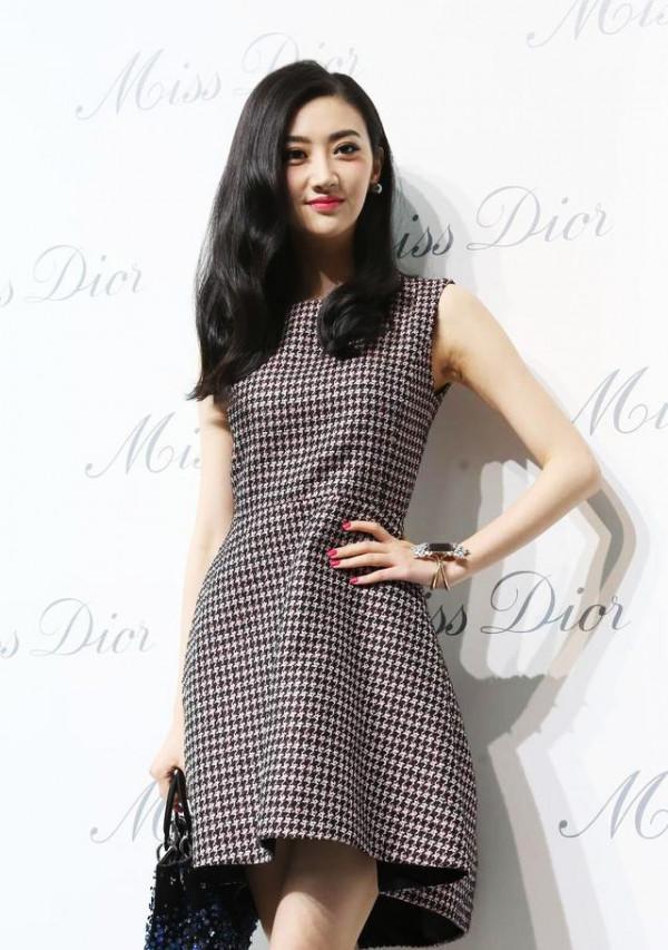 衣服是這個時代最後的美好環境