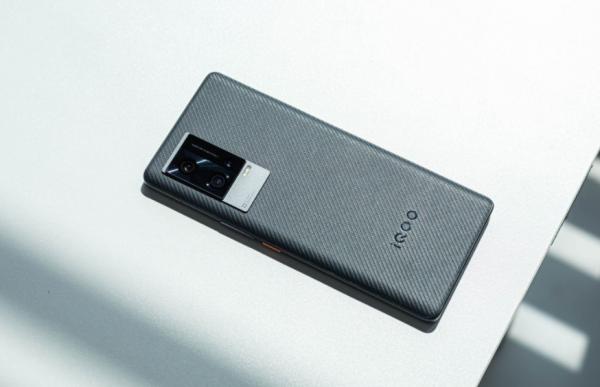 2021下半年手機怎麼選?八款最佳機型推薦,涵蓋各個類別 2021下半年手機怎麼選?八款最佳機型推薦,涵蓋各個類別