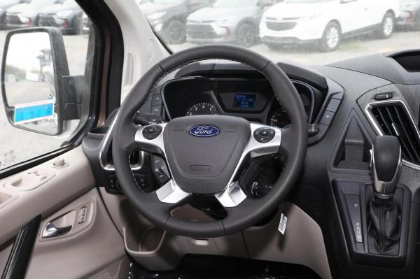 想買舒適寬敞的MPV，可以看看途睿歐，配空氣懸掛、雙側滑門