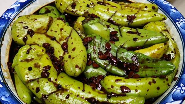 辣椒鍋裡蒸一蒸，作用拿錢買不到，奶奶偷教妙招，可惜懂的人不多