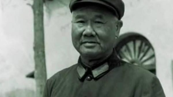 1955年，周總理電令一位看倉庫的老漢赴京：授你少將軍銜