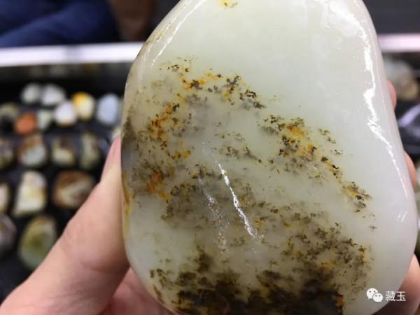 很全面的和田玉“水草沁”科普，籽料的“身份證”到底怎麼看？