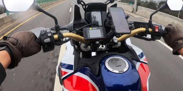 騎摩托的你有沒有手機鏡頭震壞的經歷？