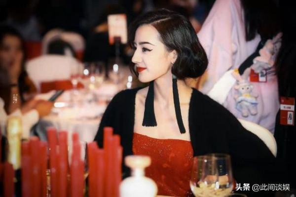 ELLE風尚大典女明星造型，baby熱巴發揮穩定，唐嫣風格不盡人意