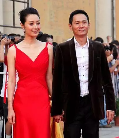 果靜林：早年喪母，中年喪妻，妻子去世後單身12年，沒人能代替她