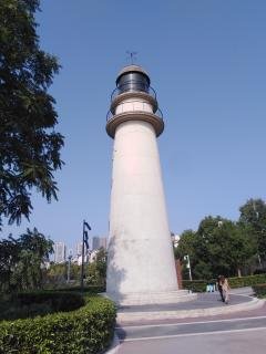 一邊打工 一邊釣魚