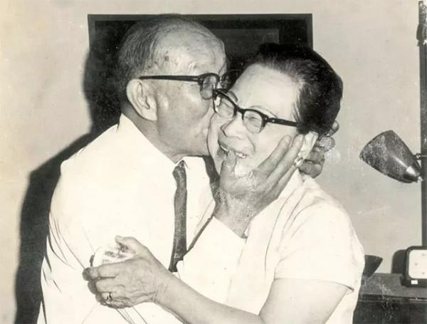 林語堂戀上富家女,遭其父親嫌棄,無奈娶女友的鄰居,遇一生真愛 林語堂戀上富家女,遭其父親嫌棄,無奈娶女友的鄰居,遇一生真愛