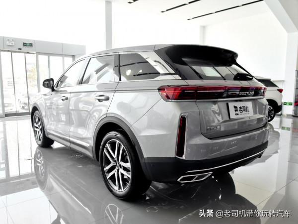 便宜價格超大5座SUV,大尺寸2.0T,7.9L油耗,實拍奔騰T99 便宜價格超大5座SUV,大尺寸2.0T,7.9L油耗,實拍奔騰T99