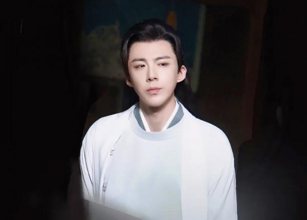 《安樂傳》殺青啦！迪麗熱巴太美，龔俊很俊，劉宇寧造型很驚豔