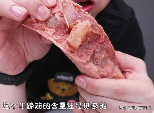 春節狂賣3萬根的俄羅斯香腸，果然名不虛傳！切好就是一盤下酒菜