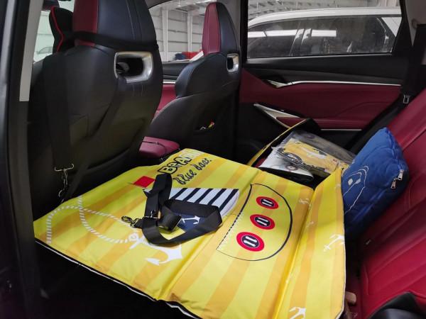 車裡安裝個床 車裡安裝個床