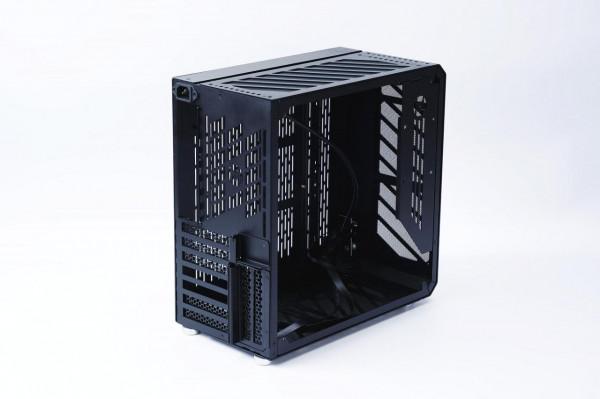 12代intel系統-C34視界內白外黑ATX水冷整機show