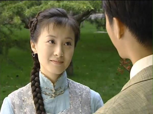 “可雲”徐露：當紅時隱退，嫁大7歲老公，46歲和17歲女兒似姐妹