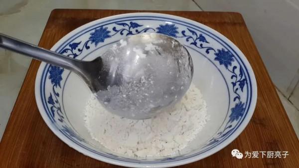 早餐餅這樣做才香,鍋裡一炸,個個鬆軟不吸油,我家一週吃五次 早餐餅這樣做才香,鍋裡一炸,個個鬆軟不吸油,我家一週吃五次