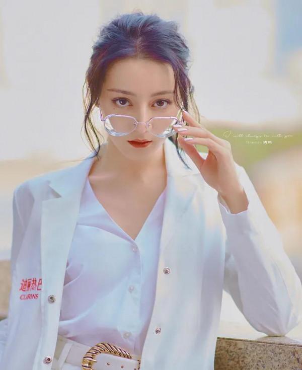 中國娛樂圈美女排行榜|超高畫質桌布大全,迪麗熱巴真的美絕了 中國娛樂圈美女排行榜|超高畫質桌布大全,迪麗熱巴真的美絕了