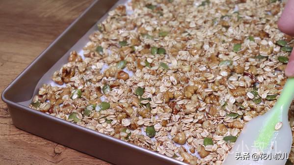 燕麥核桃巧克力脆，妻子說，回家吃兩塊再做飯有力氣