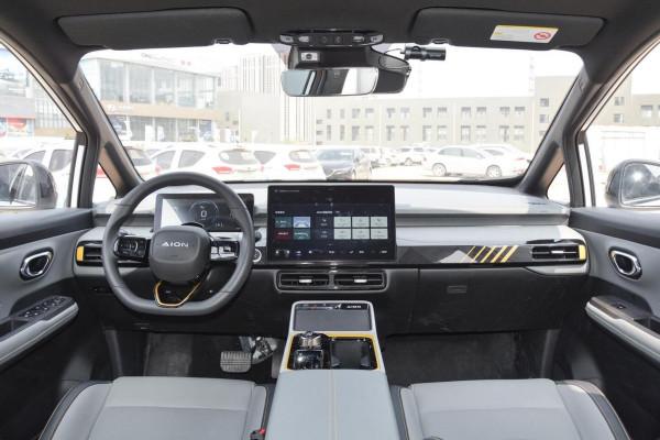 定位SUV，但酷似MPV，空間還超大，10.46萬起售，AION Y如何？