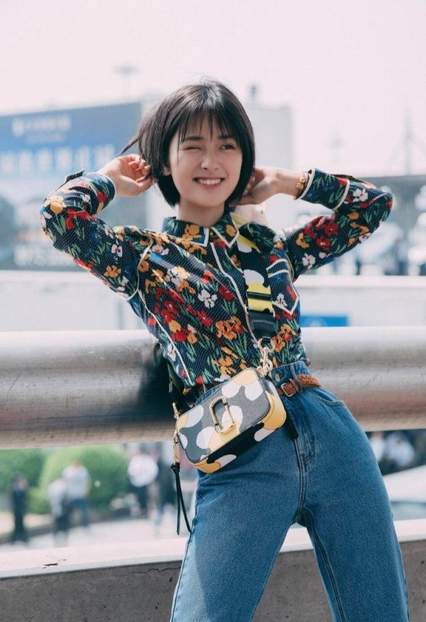 不到1米6的女生,少穿闊腿褲,顯矮!像沈月這樣搭,小個子大氣場 不到1米6的女生,少穿闊腿褲,顯矮!像沈月這樣搭,小個子大氣場