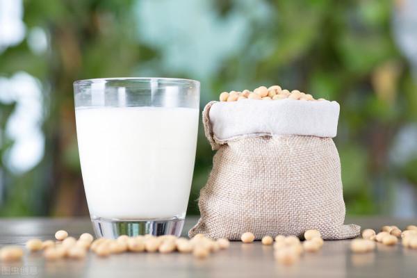 下面這幾種食物雖然美味，但如果你經常吃，往往會加速鈣質流失