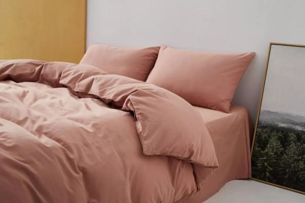 睡覺時，被子總是&OpenCurlyDoubleQuote;跑偏&rdquo;？教你1招，不用針縫，快速固定還保暖